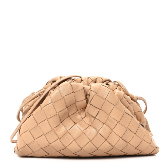 クラッチバッグ Bottega Veneta The Pouch Mini Clutch In Intrecciato Nappa BOTTEGA VENETA The Pouch mini intrecciato leather clutch