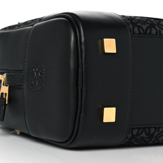 LOEWE 
リピート ジップアラウンド ウォレット (エンボスカーフ) B692K99X02_1110_1F.jpg?sw=512&