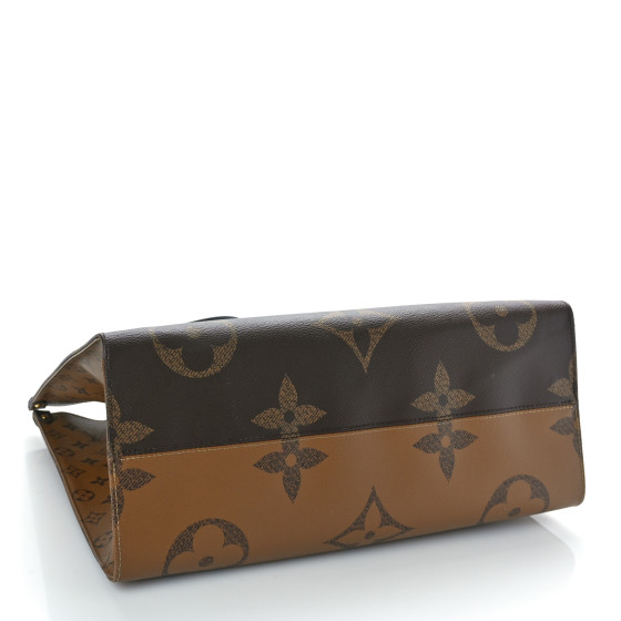 LOUIS VUITTON Reverse Monogram Giant Onthego GM 1558155