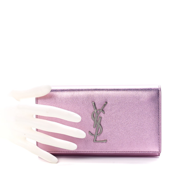 【送料&関税込】Saint Laurent Purple Leather Le CarrA£AC Sho Saint Laurent YSL Silver-Toned Purple Large Clutch 440222