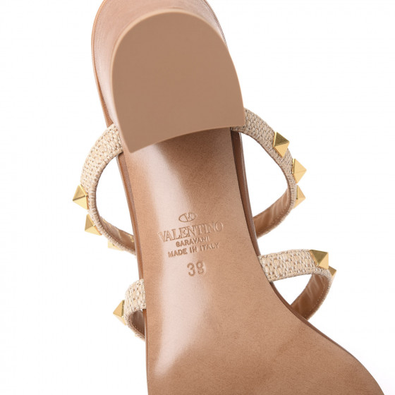 【VALENTINO GARAVANI】60 llic raffia and レザー サンダル Valentino Garavani - Rockstud Caged Gold & Raffia Slide