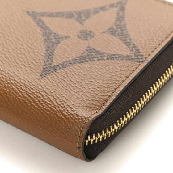 LOUIS VUITTON Reverse Monogram Giant Zippy Wallet 1420256
