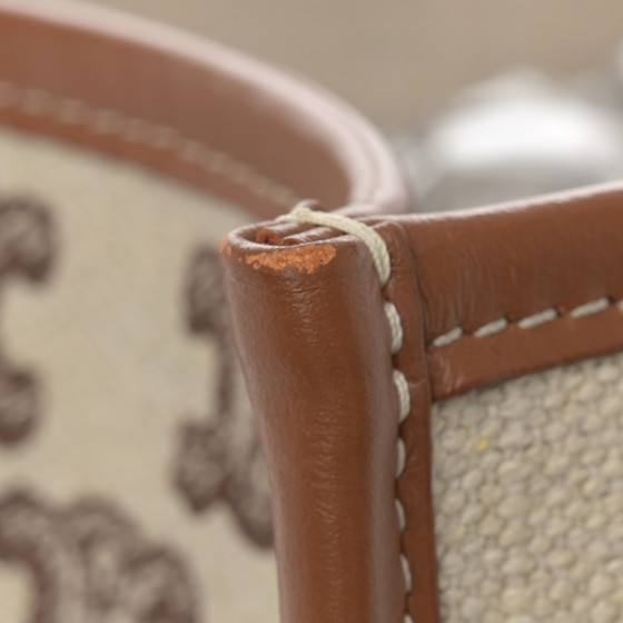◆CELINE　カフス　　No.509◆ CELINE Canvas Calfskin Triomphe Embroidered Horizontal Cabas