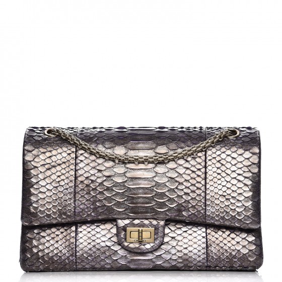 国内発送シャネル 復刻 2.55フラップバッグパイソン 226 CHANEL Metallic Python 2.55 Reissue 226 Flap Purple 212107