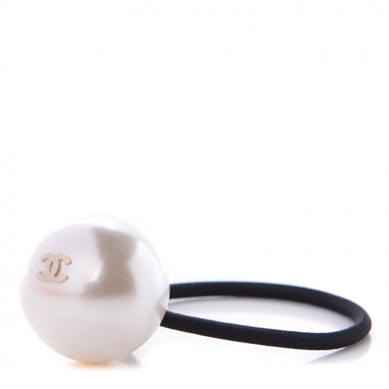 送料込◆入手困難品♪【CHANEL】Hair Accessory & Black White CHANEL Pearl CC Hair Tie Black White 354765 | FASHIONPHILE