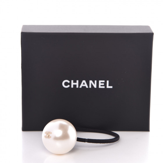 送料込◆入手困難品♪【CHANEL】Hair Accessory & Black White 新作CHANEL直営 ベルベットカチューシャ☆入手困難ヘアアクセ