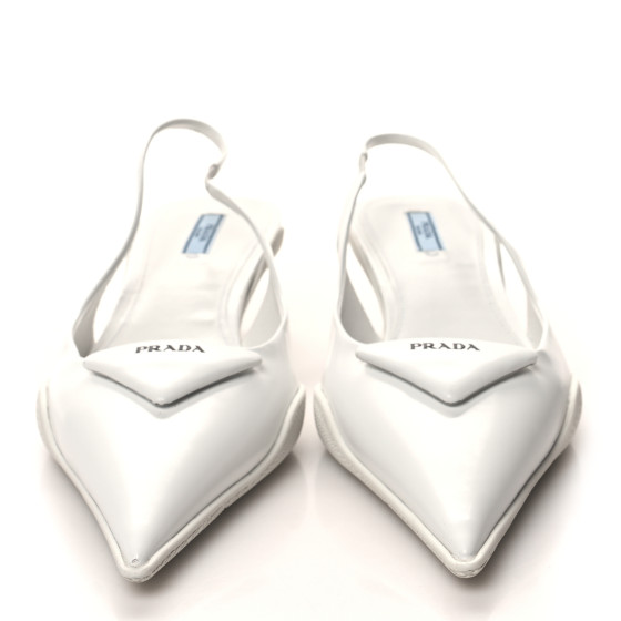 パンプス Prada Decollete In Pelle Spazzolata Con Logo PRADA SPAZZOLATO TRIANGLE LOGO WHITE LEATHER POINTED TOE