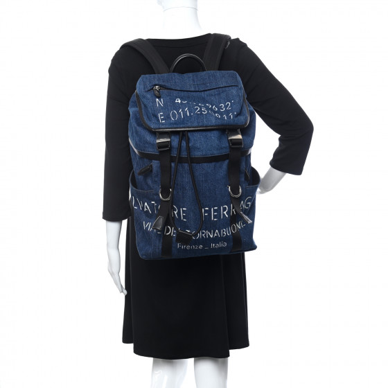 Salvatore Ferragamo リュック 紺　ネイビー Backpack with Gancini buckle - Men | Ferragamo