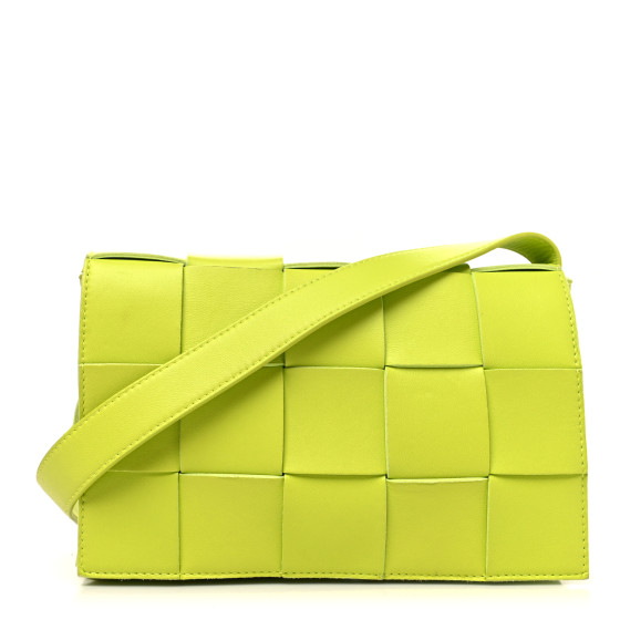 【BOTTEGA VENETA】 CASSETTE BAG Bottega Veneta® Men's Cassette With Versatile Strap in Space