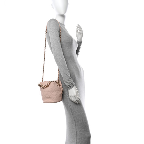 【CHANEL】Chanel Bucket★シャネル【ランク:A】 CHANEL Lambskin Quilted Resin Bi-Color Chain Bucket Bag