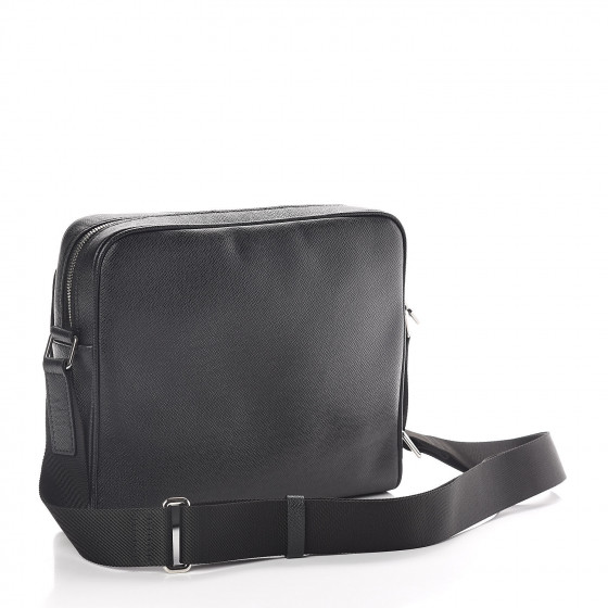 LOUIS VUITTON Taiga Alex Messenger PM Black 507384
