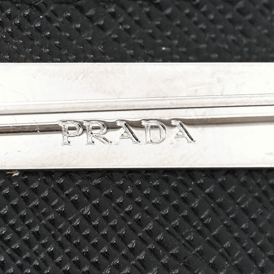 【PRADA】Triangle Logo Enamel Finished Hairpin/全国送料込み Prada triangle-logo Hair Clip | Black | FARFETCH