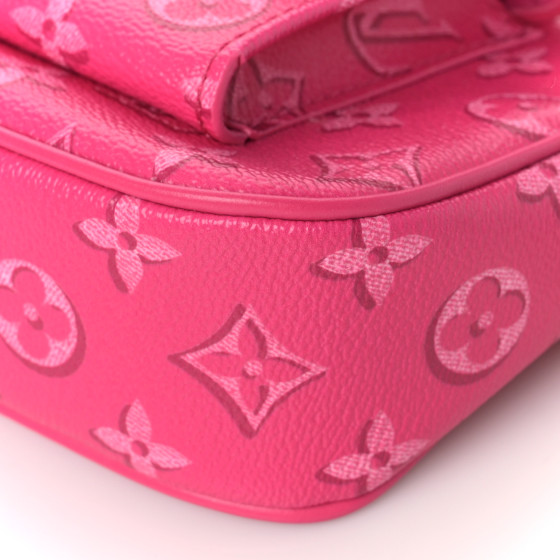 LOUIS VUITTON Monogram Fall For You Maxi Multi Pochette