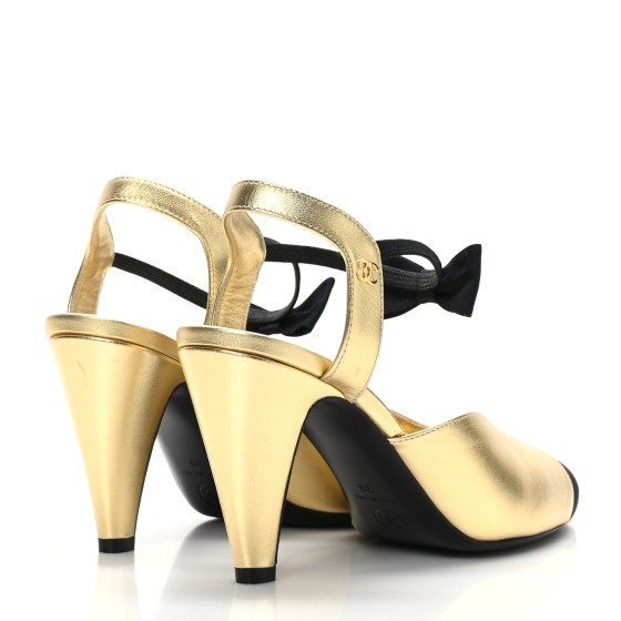 CHANEL Laminated Lambskin Grosgrain Cap Toe CC Pumps 39 Gold