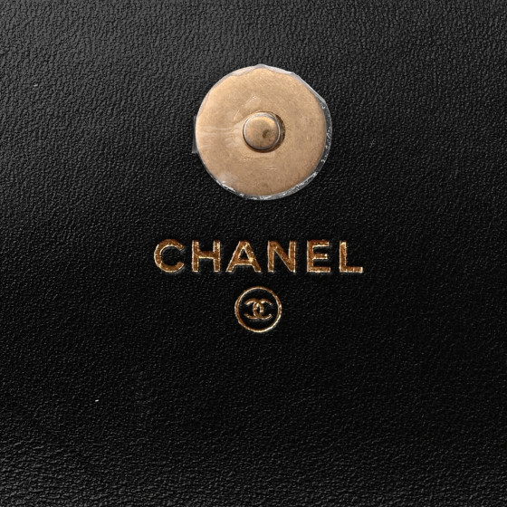 【CHANEL】Chanel 19 phone bag★シャネル【ランク:A】 Chanel Pink Lambskin 19 Phone Holder - Luxe Du Jour