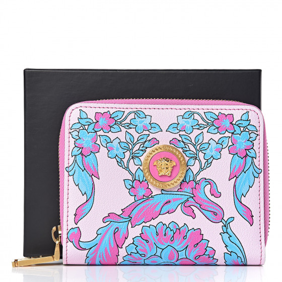 存在感を放つ【Cartier】International zipped wallet Zippered international wallet, Panthère C de Cartier