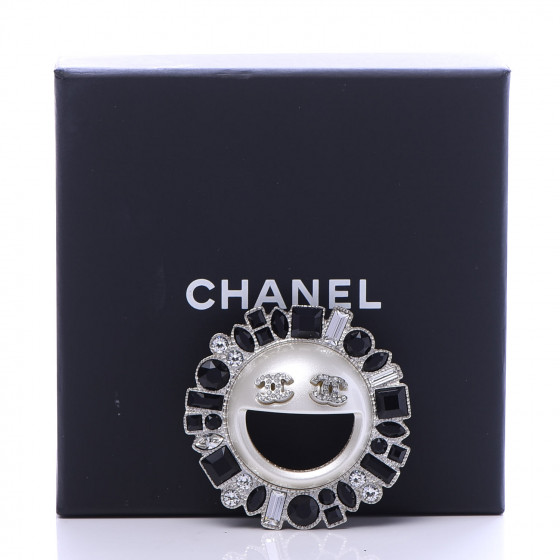 a☺︎ CHANEL Crystal CC Smiley Emoji Brooch Silver 621940