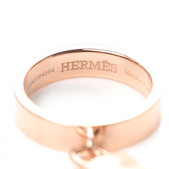 優雅な輝きを纏う HERMES Anello Kelly Clochette リング Kelly Clochette ring, small model | Hermès USA