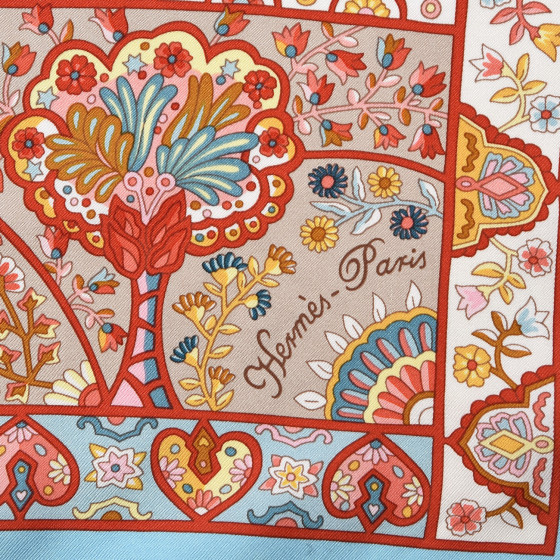 HERMES Silk Au Pays Des Oiseaux Fleurs Scarf 90 384449