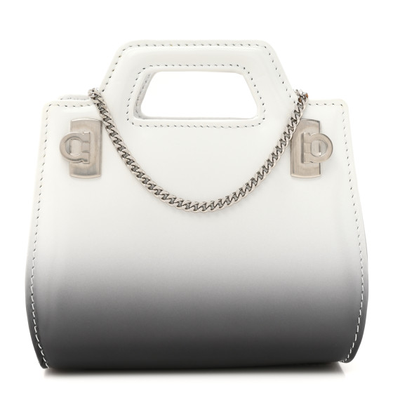 Salvatore Ferragamo ホワイトバッグ Salvatore Ferragamo - サルヴァトーレフェラガモ Salvatore