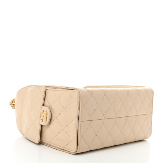CHANEL ベージュ エナメル パーティーバッグ Chanel Timeless Maxi Patent Leather Beige | SACLÀB