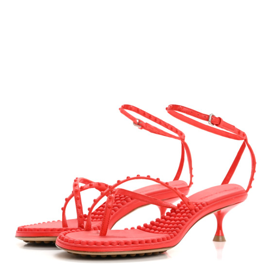 サンダル・ミュール BOTTEGA VENETA Women Sandals 827612 V3H902240 Red BOTTEGA VENETA | Red Women's Sandals | YOOX