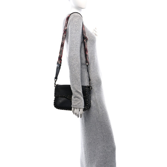 Valentino garavani バッグ Valentino Garavani Rockstud Hobo Bag In Grainy Calfskin for
