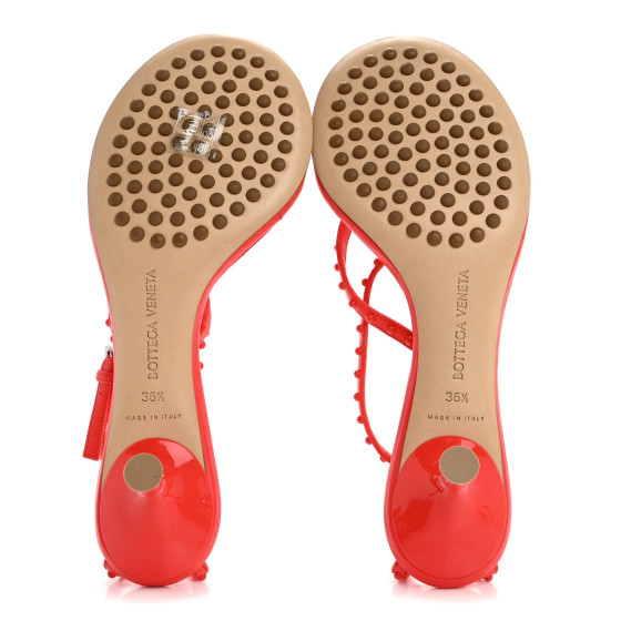 Bottega Veneta ドット サンダル Bottega Veneta Dot Ankle Strap Sandals in String | FWRD