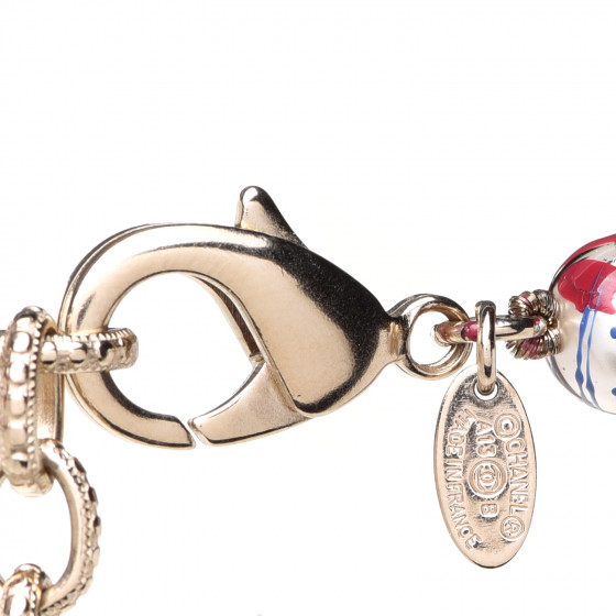 シャネル 
CCクリーム 21
プードゥル ユニヴェルセル リーブル N 20 CHANEL Pearl CC Graffiti Long Necklace Red White Blue Gold