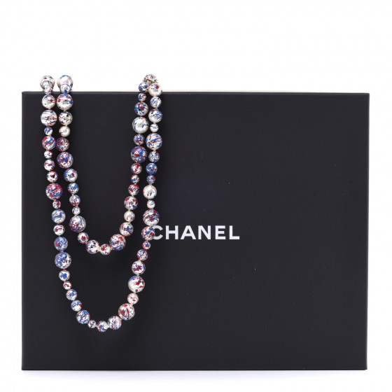 シャネル 
CCクリーム 21
プードゥル ユニヴェルセル リーブル N 20 CHANEL Pearl CC Graffiti Long Necklace Red White Blue Gold