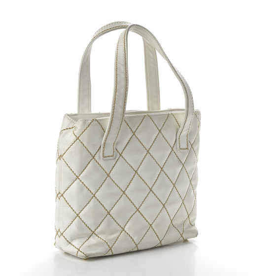 【CHANEL】extremely rare white rainbow wild stitch★トート CHANEL】extremely rare white rainbow wild stitch☆トート
