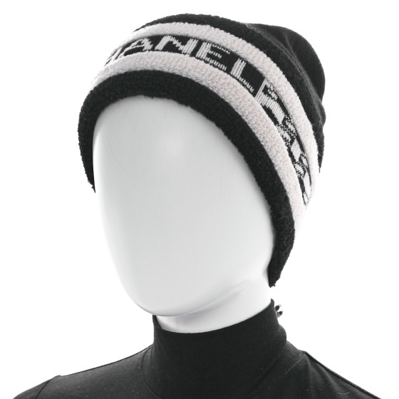 【Chanel】 Beanie Cashmere & Black White ★大人気★ Chanel 23B Cashmere Silk Black White CC Logo Fold Over