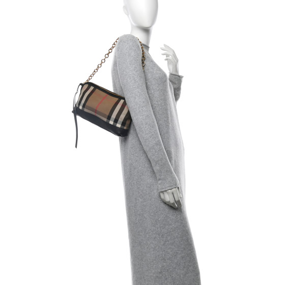 BURBERRY ファーポンチョ 19859427_44747192_600.jpg