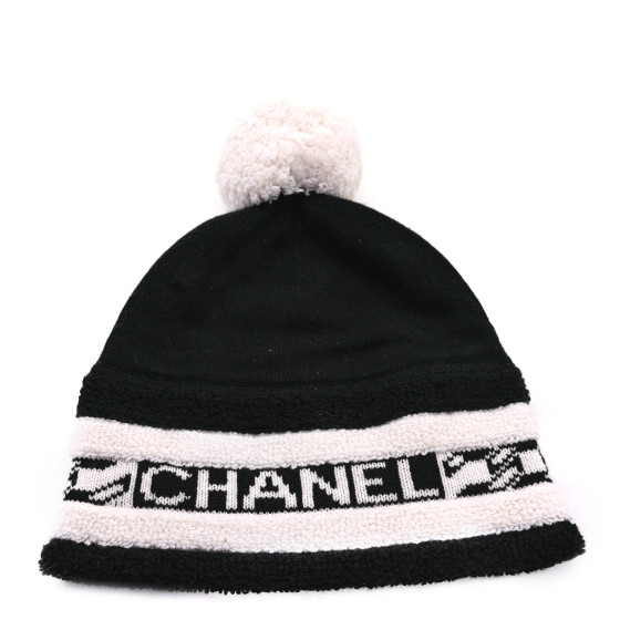 【Chanel】 Beanie Cashmere & Black White ★大人気★ Chanel 23B Cashmere Silk Black White CC Logo Fold Over
