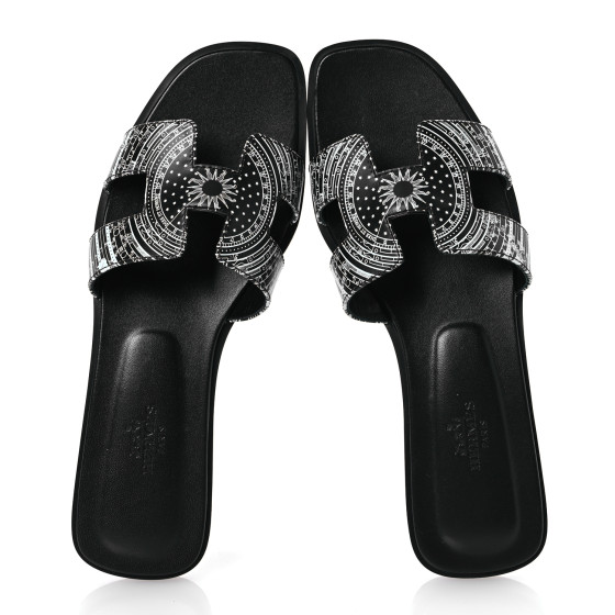レア!Astrologie Bandanaプリント入りHermesChypreサンダル HERMES Calfskin Astrologie Bandana Oran Sandals 36.5 Black