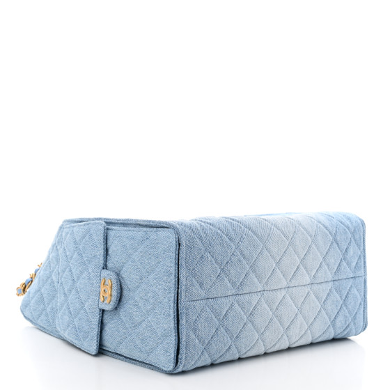 【CHANEL】CHANEL 25 ミディアム ハンドバッグ デニムブルー Chanel 25 small handbag, Washed denim & gold-tone metal