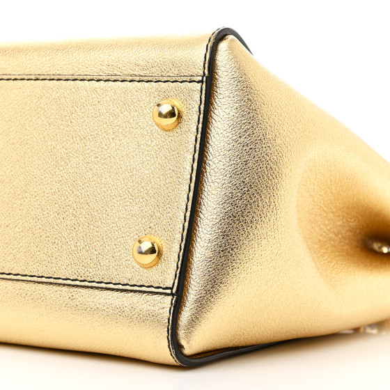 流行に  BURBERRY Metallic Soft Grain Calfskin Medium Buckle Tote 小物