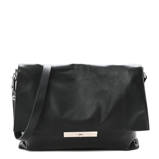 新品同様CELINEセリーヌ エレガント ブラック ベルト Medium 80 CELINE Smooth Calfskin Blade Flap Black 1646082 | FASHIONPHILE