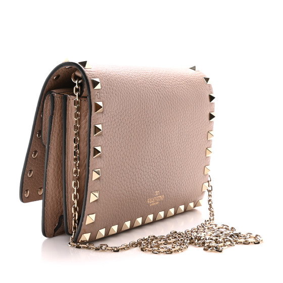 VALENTINO GARAVANI Pebbled Calfskin Rockstud Wallet On Chain