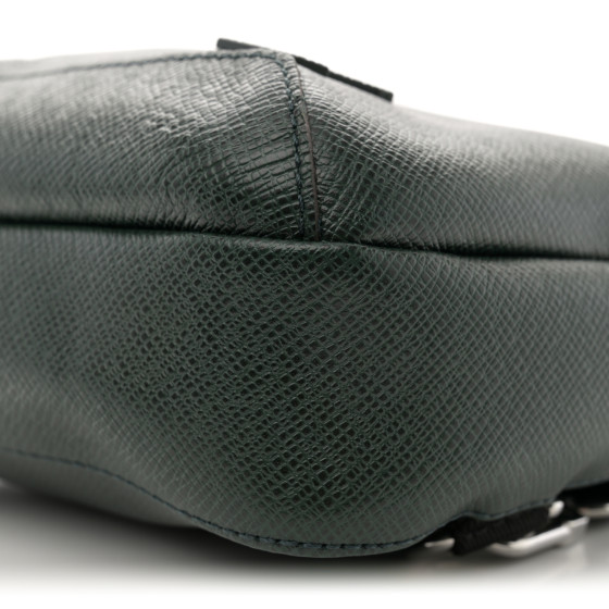 LOUIS VUITTON Taiga Avenue Sling Bag Epicea 1541733