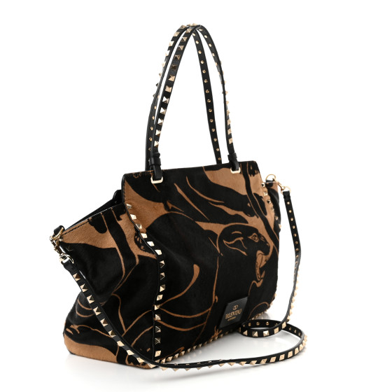 【関税&送料込】Valentino Garavani Calf Hair And Leather 9To VALENTINO GARAVANI Calf Hair Jaguar Print Medium Rockstud