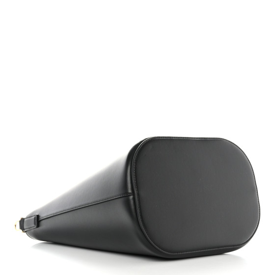 希少品◆入手困難【CELINE】スモール Louise Buck レザー black 131fa43e6d80a150875216c57e9436