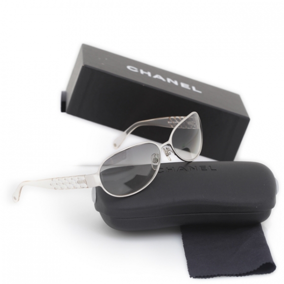CHANEL 4102-Bサングラス CHANEL Crystal Quilted Sunglasses 4102-B 19374 | FASHIONPHILE