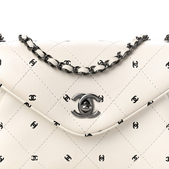 シャネル ヴィンテージ CC クラッチ ホワイト キャビア CHANEL Printed Lambskin Logo CC Envelope Clutch With Chain