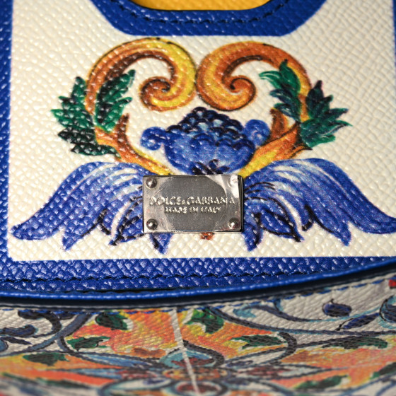 【関税＆送料込み】Dolce & Gabbana 'Maiolica' Print Stole Dolce&Gabbana Stole with 'maiolica' print and fringed edges