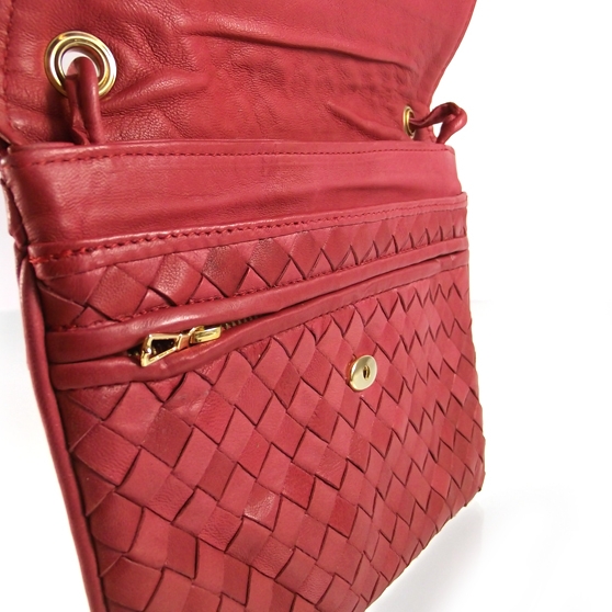 BOTTEGA VENETA Vintage Woven Clutch Bag Red 15364 | FASHIONPHILE