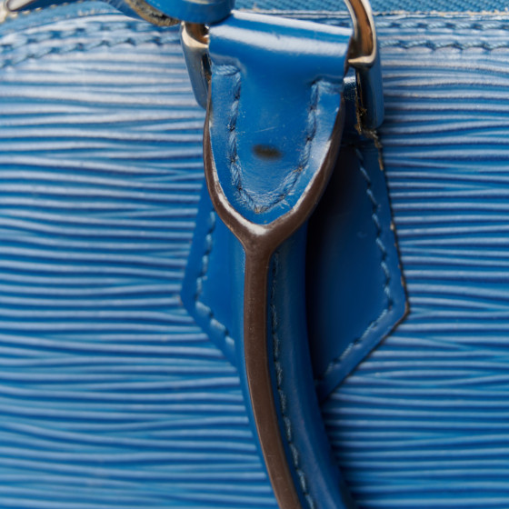 LOUIS VUITTON Epi Alma PM Cyan 1640519 | FASHIONPHILE