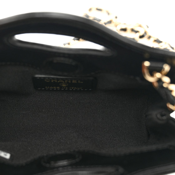 *艶やかレザーで魅せる*【CHANEL】黒モカシン 艶やかレザーで魅せる*【CHANEL】黒モカシン
