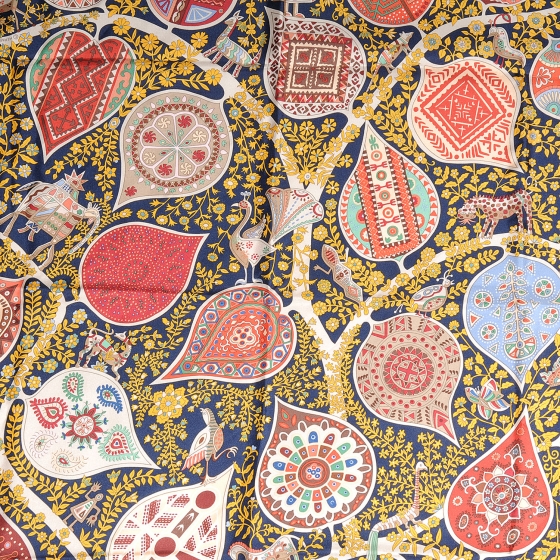 美品エルメス　Hermes カレ　90 スカーフ　L' Arbre de Vie HERMES Silk L Arbre De Vie Scarf 90 Dark Bleu 54939