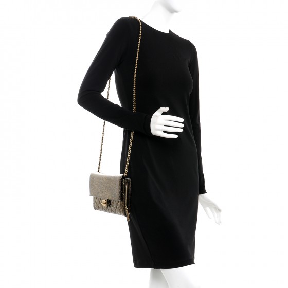 CHANEL シャネル　silk CHANEL Cracked Metallic Calfskin Quilted Zip Away Chain